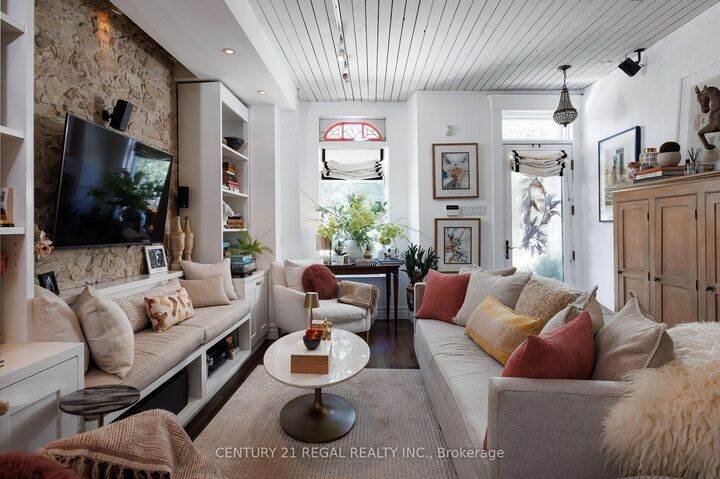 Property Photo:  723 Durie Street  ON M6S 3H4