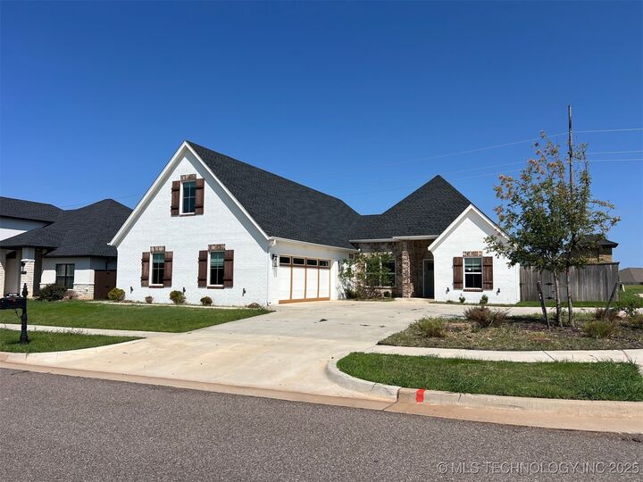 Property Photo:  15700 Rockwell Park Lane  OK 73013 