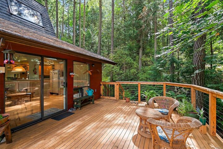 Property Photo:  1465 Lands End Rd  BC V8L 5K1 