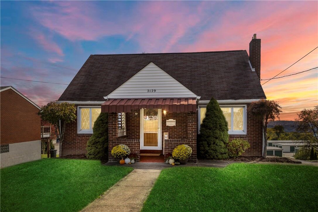 Property Photo:  2129 Vermont Ave  PA 15122