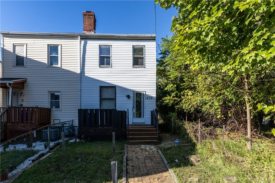 Property Photo: 1428 Adams St PA 15233
