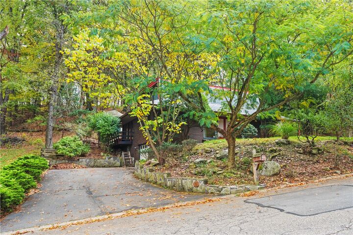 Property Photo:  135 Berwyn Rd  PA 15237 