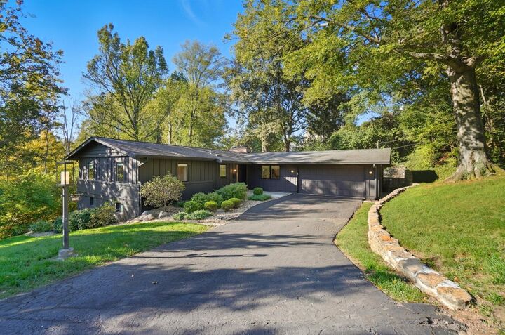 3525 Deepwoods Lane  Cincinnati OH 45208 photo