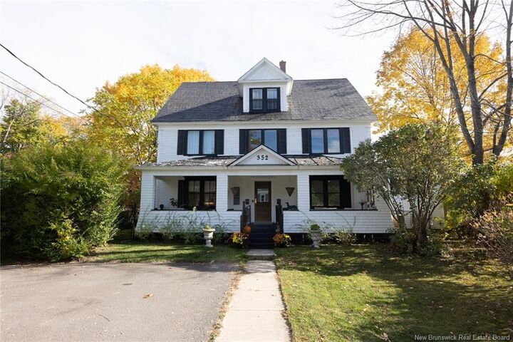 352 Regent Street  Fredericton NB E3B 3X4 photo