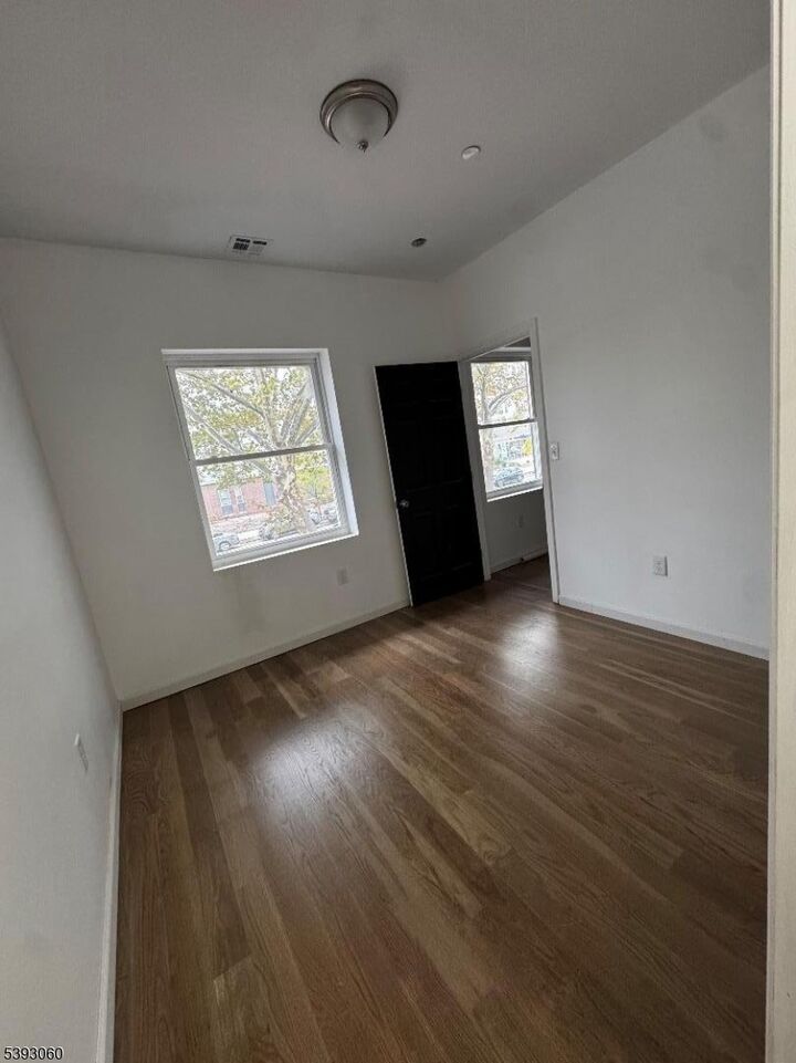Property Photo:  696 Dr Martin Luther King J  NJ 07102
