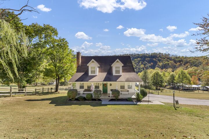 19812 State Route 12  Hinton WV 25951 photo