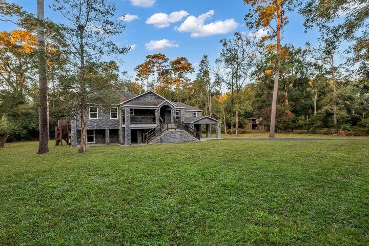 Property Photo: 83 White Oak Drive N TX 77357