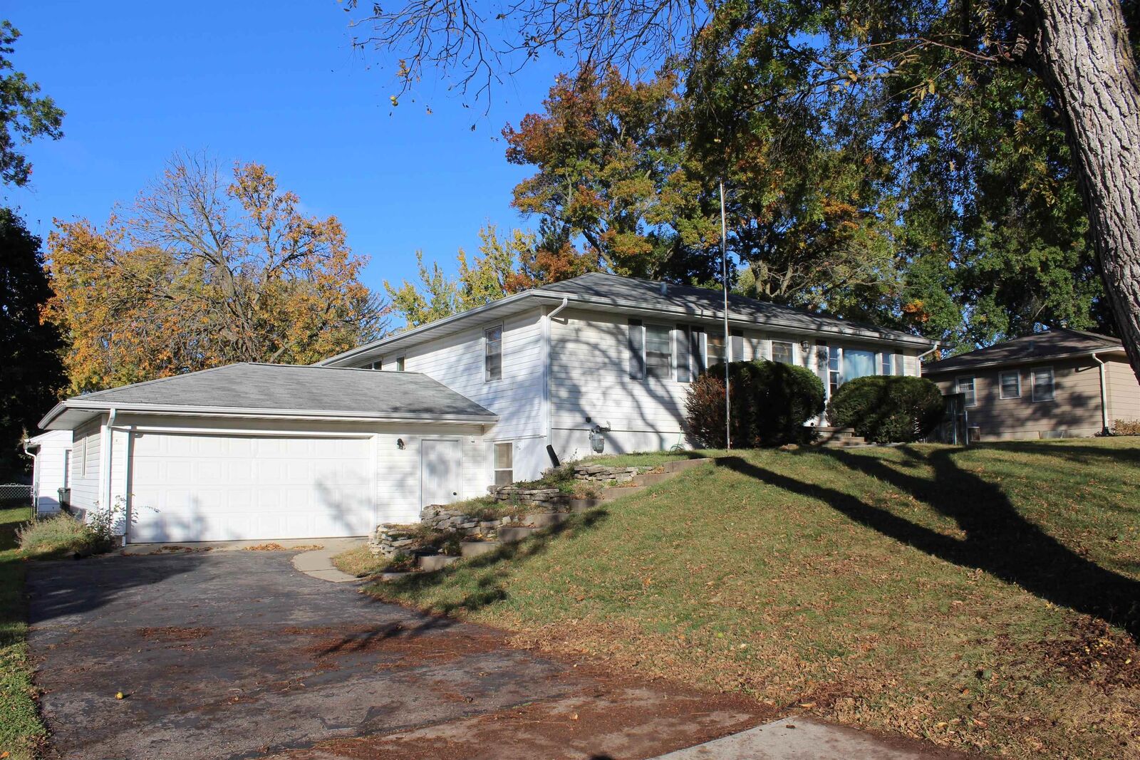 Property Photo:  330 N Francis Street  IA 50613