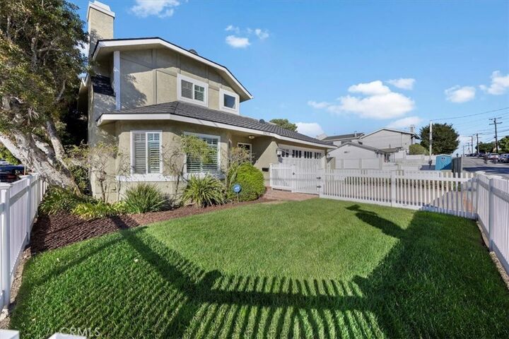 Property Photo:  2301 Marshallfield A  CA 90278 