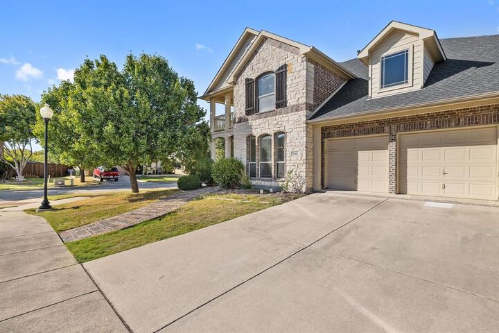 Property Photo:  2601 Featherstone Drive  TX 75068
