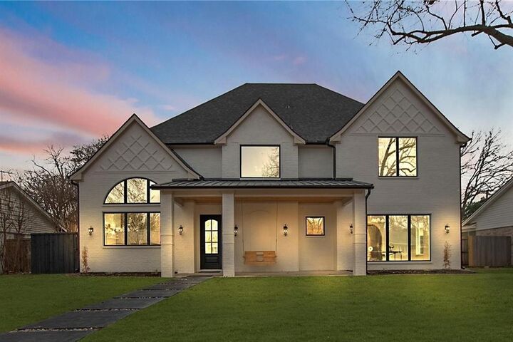 Property Photo: 1129 Melrose Drive TX 75080