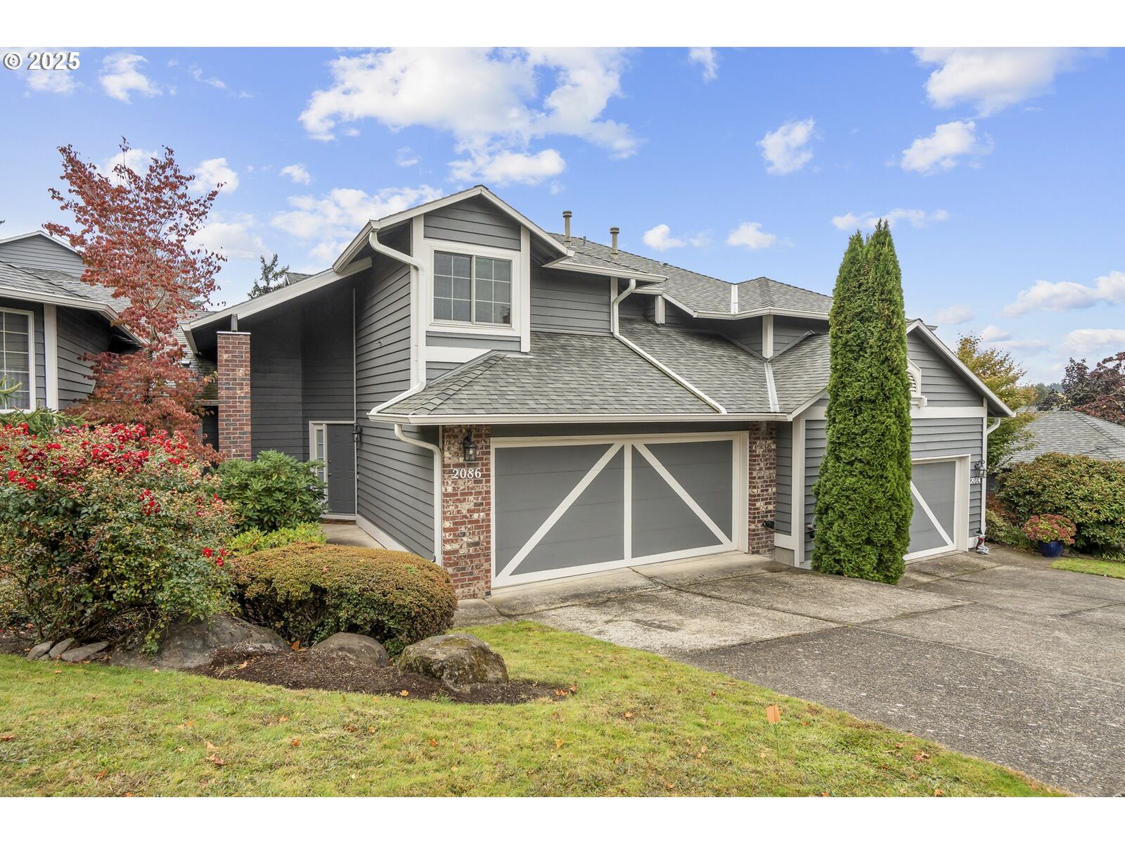 Property Photo: 2086 Sunray Cir OR 97068