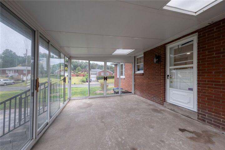 Property Photo:  719 Cumberland Rd  PA 15237