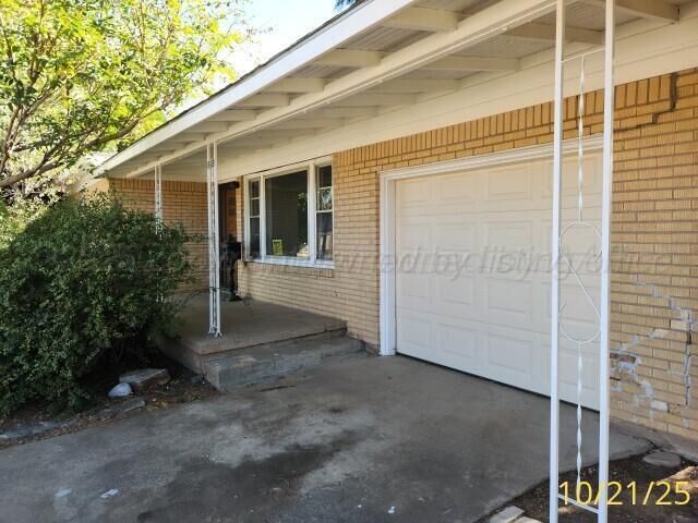 Property Photo:  1609 SW 35th Avenue  TX 79109-4911 