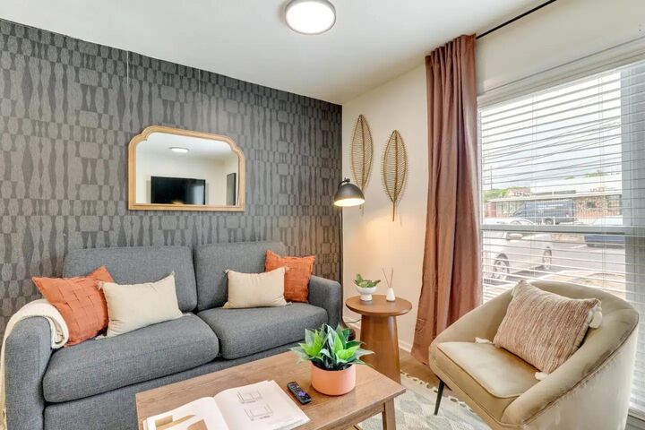 Property Photo:  2401 Manor Rd 129  TX 78722 