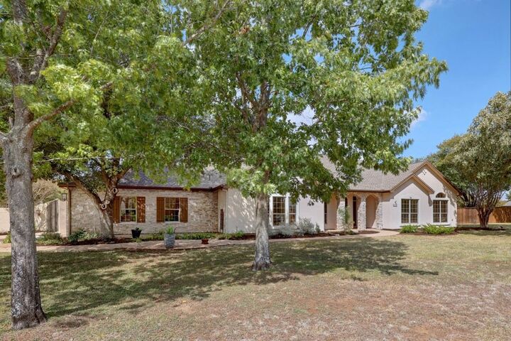 Property Photo:  419 Allen Circle  TX 78633