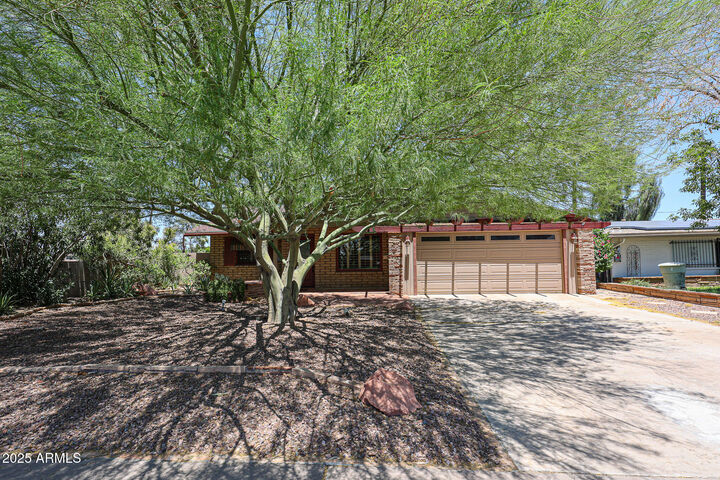 Property Photo: 1844 W Virginia Avenue AZ 85007