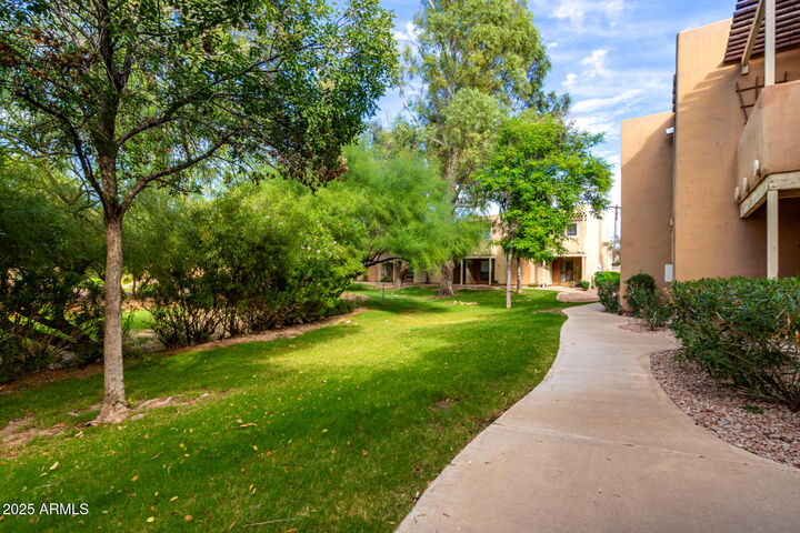 Property Photo:  1425 E Desert Cove Avenue 15  AZ 85020 