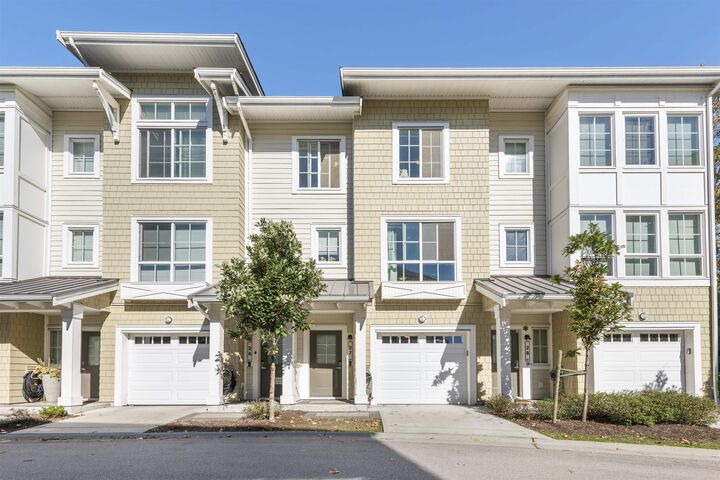 Property Photo:  5551 Admiral Way 27  BC V4K 0C9