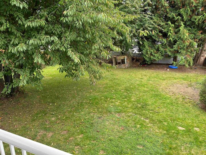 Property Photo: 13854 89A Avenue BC V3V 6K9