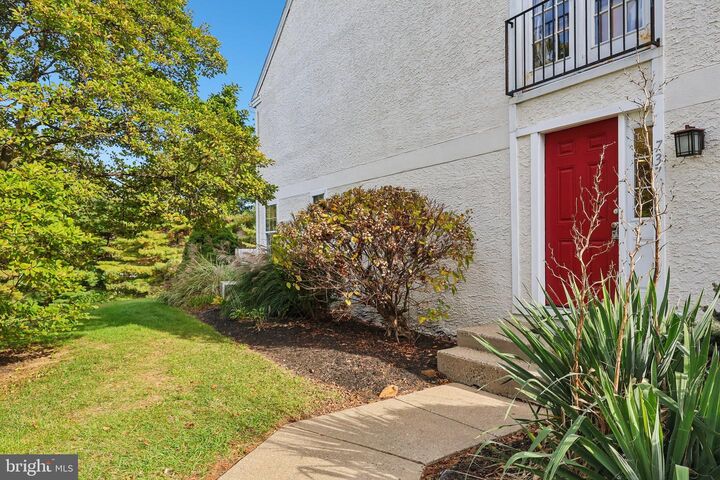 Property Photo:  737 Bradford Terrace 252  PA 19382 