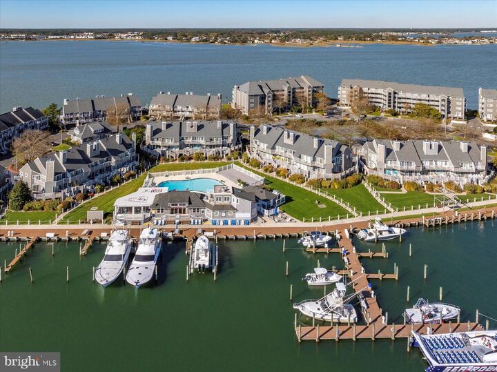 Property Photo:  425 14th Street 106L  MD 21842