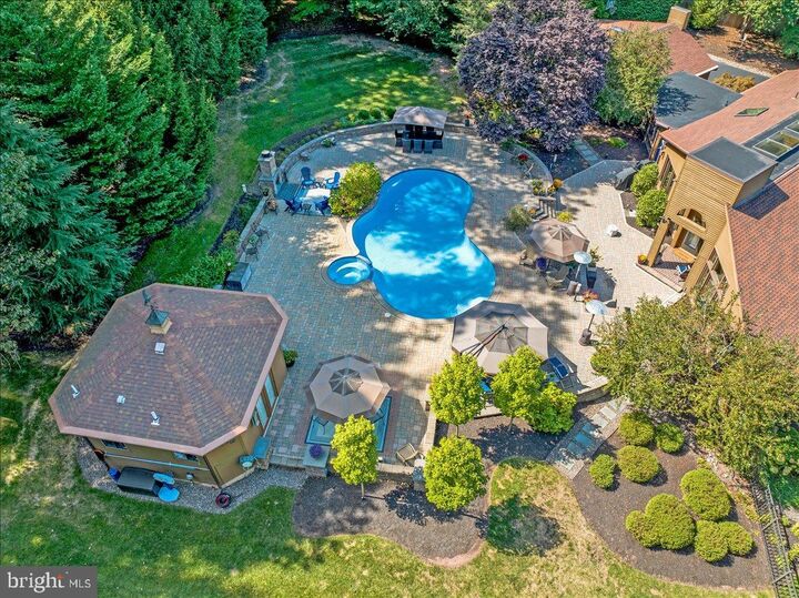 Property Photo: 8 Hessian Boulevard PA 19607