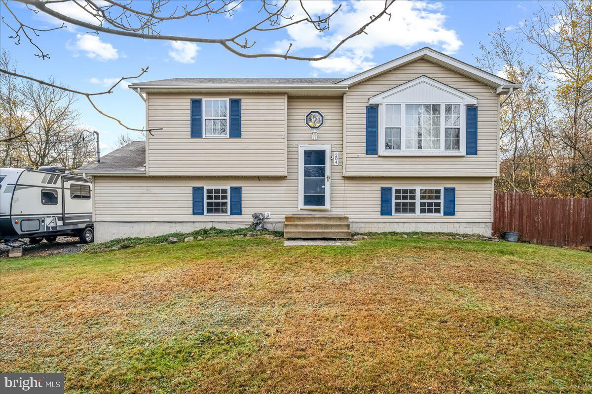 Property Photo:  204 Center Drive  PA 18610