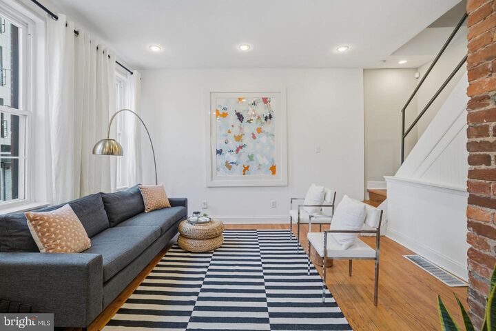 Property Photo:  208 W Laurel Street  PA 19123