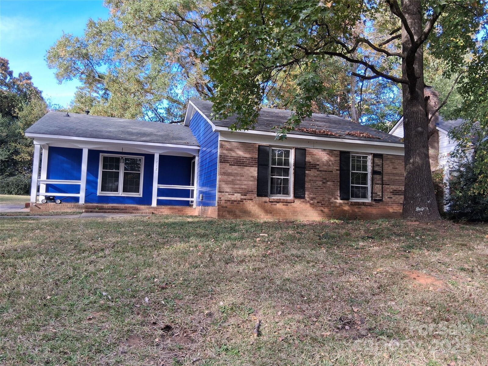 Property Photo: 1712 Blandford Drive NC 28262
