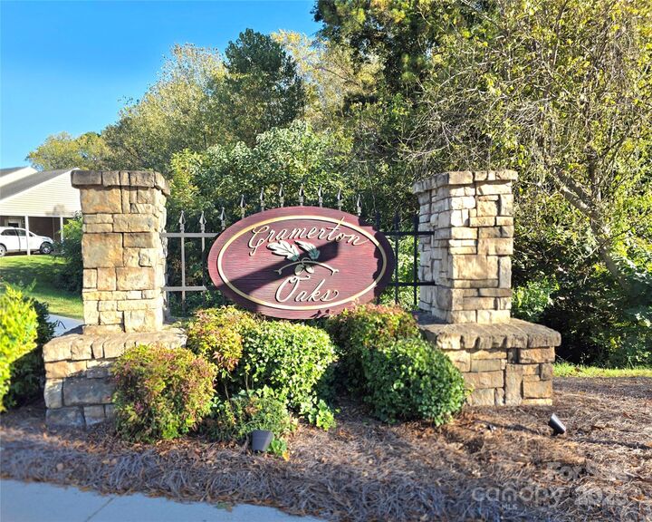 Property Photo:  2053 Pin Oak Place  NC 28032