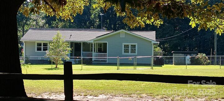 Property Photo:  240 Eldon Lane  NC 28144