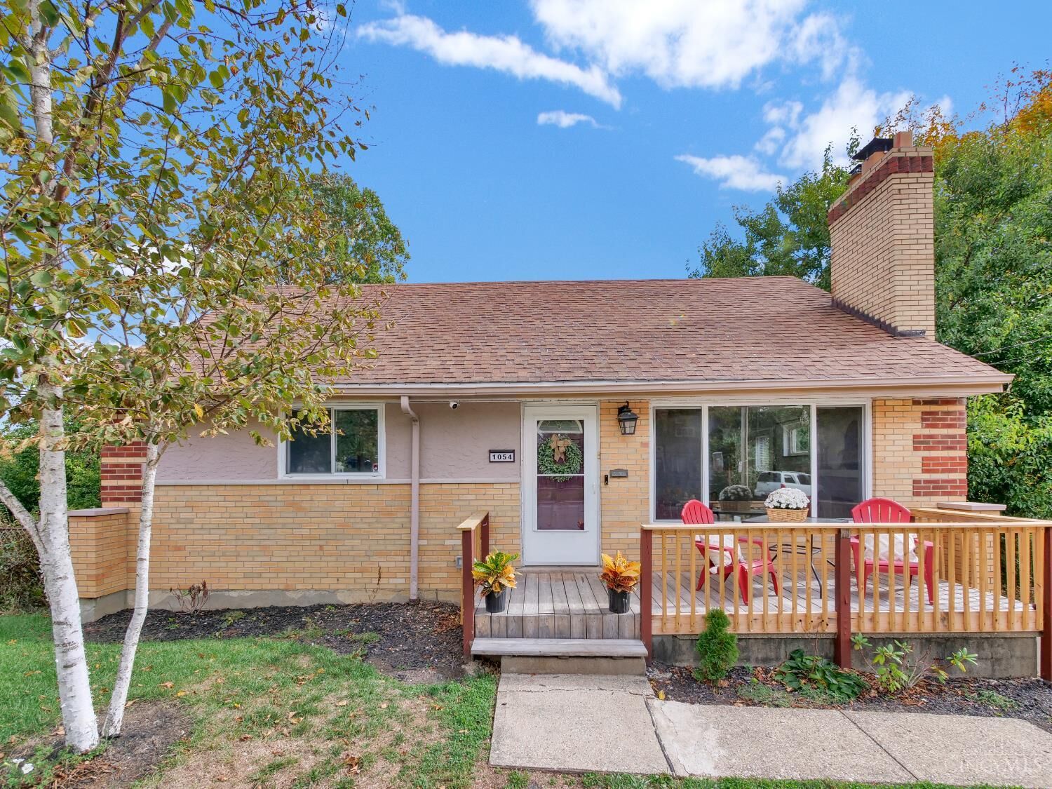 Property Photo:  1054 Grayview Court  OH 45224