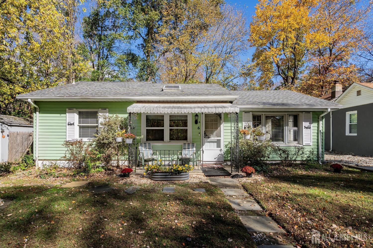 Property Photo:  6 Diana Lane  NJ 08831