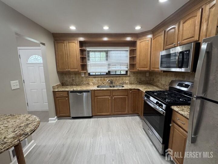 Property Photo:  54 Parsler Place  NJ 08863