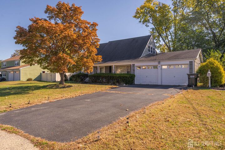 Property Photo:  15 Tripplet Road  NJ 08873