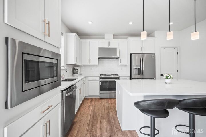 Property Photo:  40 Gazania Drive  NJ 08857 