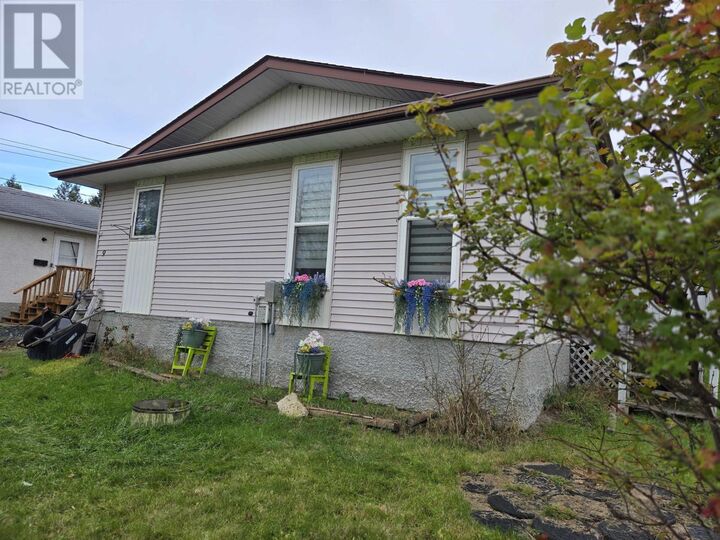 Property Photo:  9 Universal Dr  ON P9N 4M4