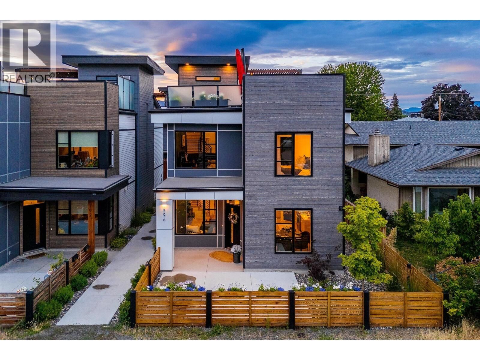 Photo de la propriété:  796 Wardlaw Avenue  BC V1Y 5B9