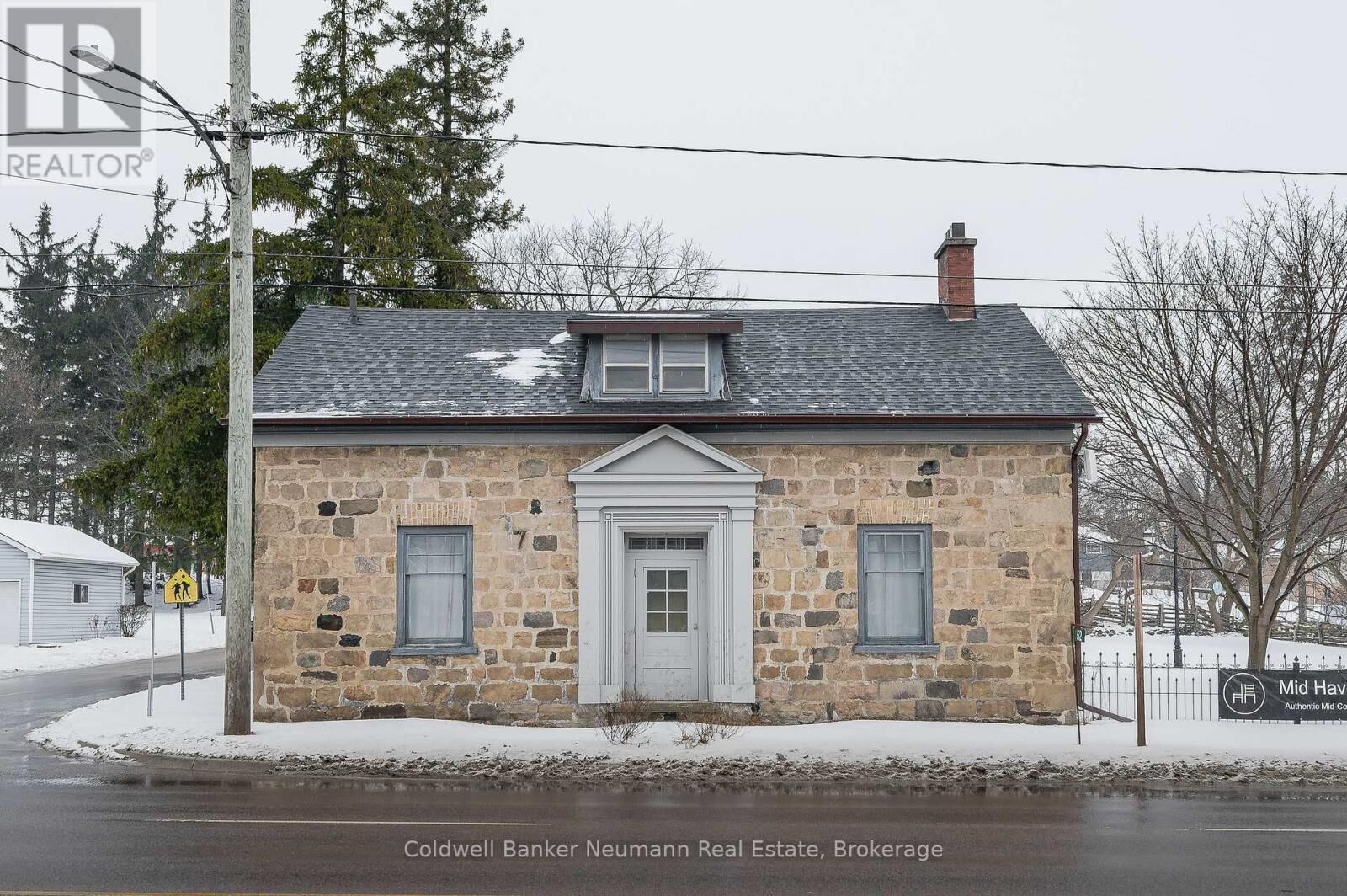 Property Photo: 52 Brock Road South ON N0B 2J0