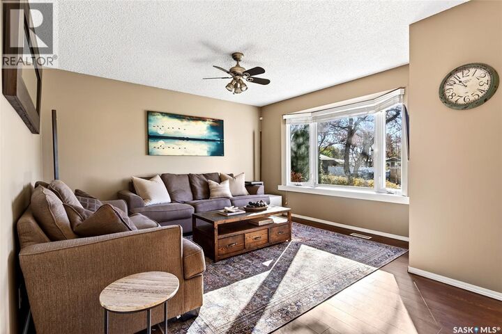 Property Photo:  18 Molloy Road  SK S4R 6C4