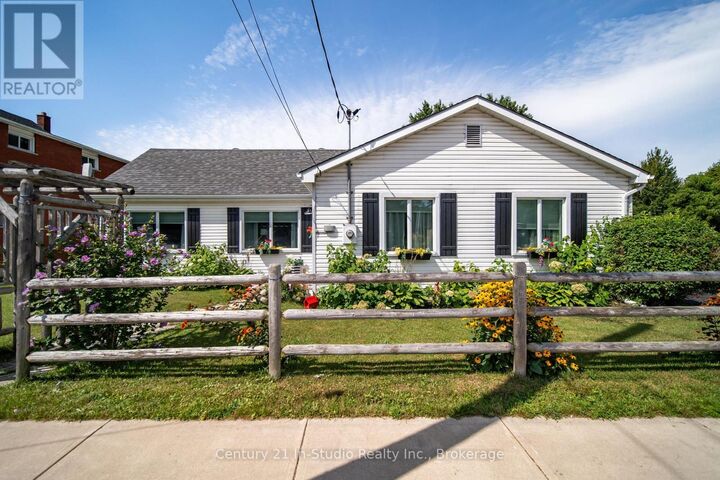 Property Photo:  492 Bruce Street  ON N0H 1P0 