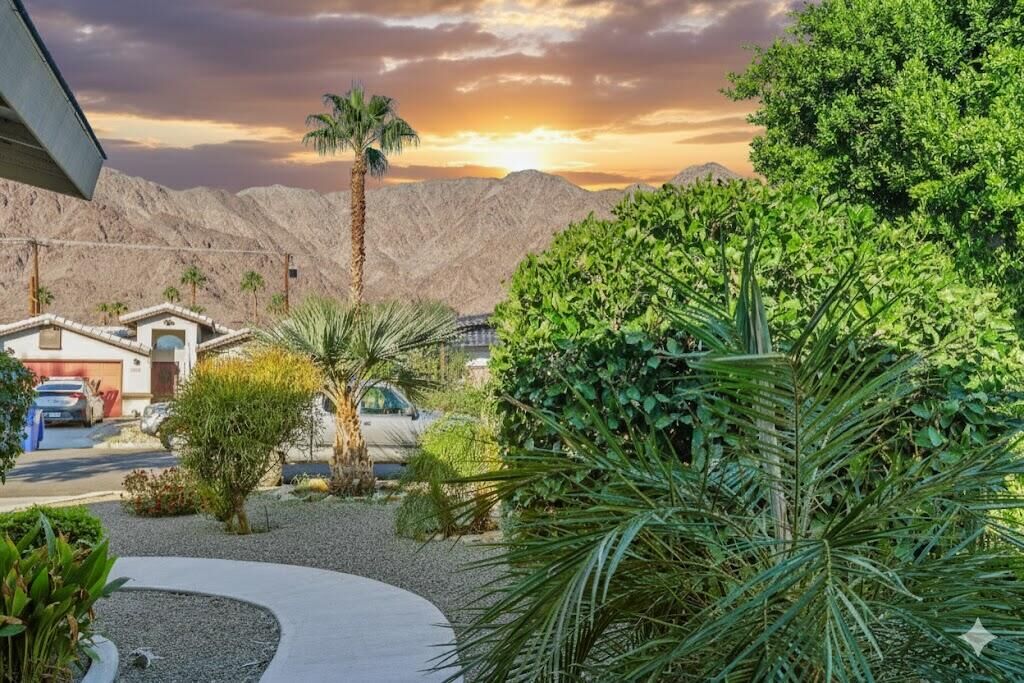 Property Photo:  51370 Avenida Carranza  CA 92253