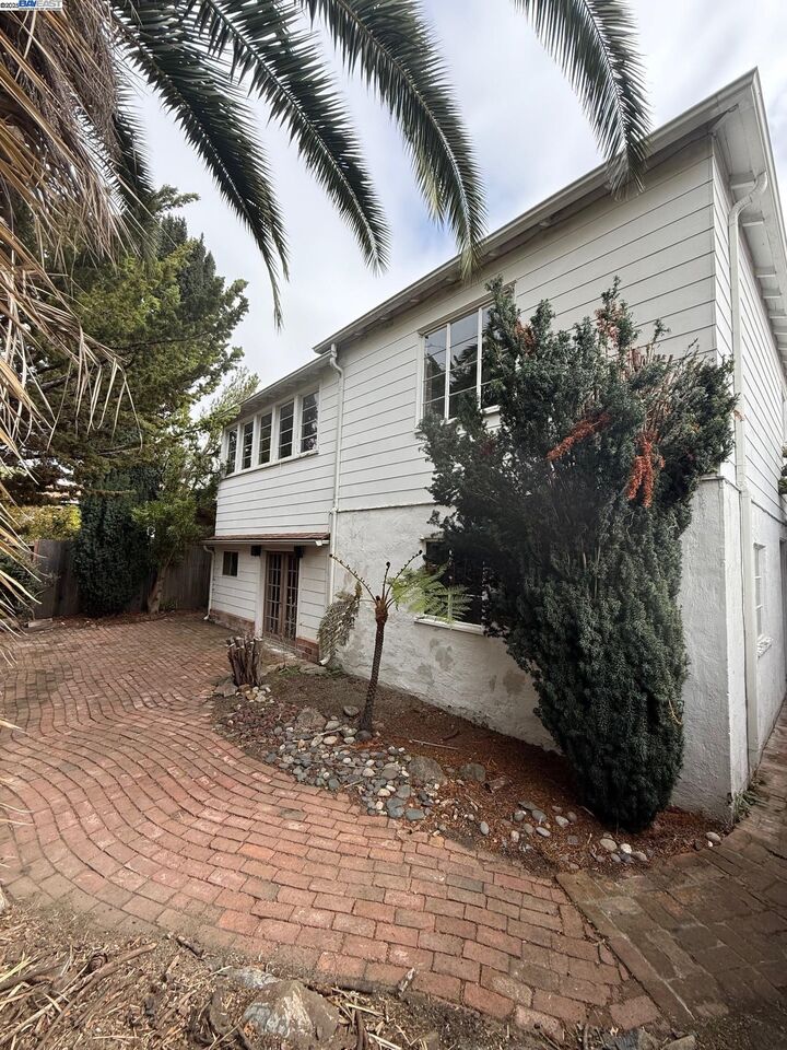 Property Photo:  1358 Acton Street  CA 94706 
