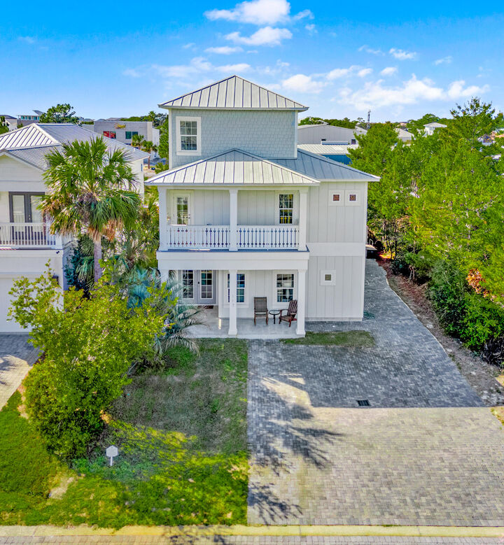 Property Photo: 117 Charlotte Ave Avenue FL 32550
