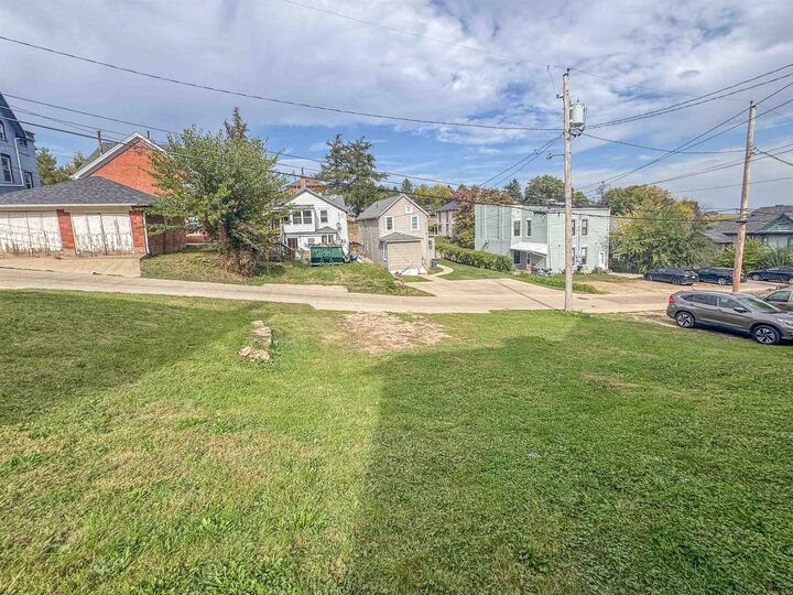 Property Photo:  609-617 Arlington Street  IA 52001