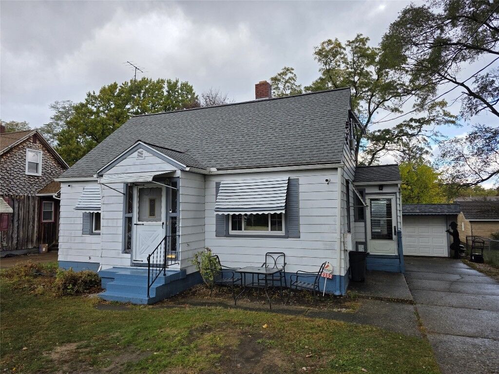Property Photo:  2352 Fairmount Parkway  PA 16510