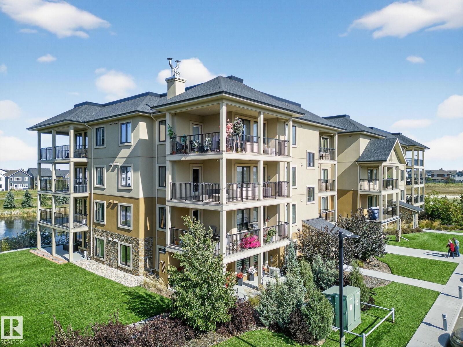 Photo de la propriété:  1029 173 Street SW 102  AB T6W 3E4