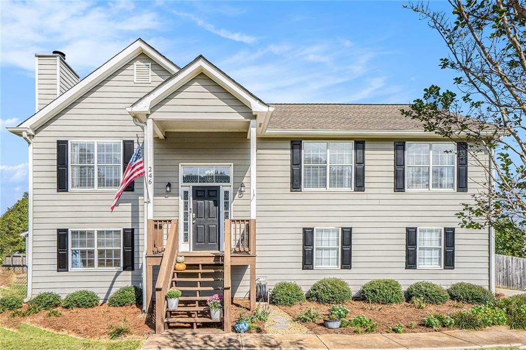 Property Photo:  246 Thorn Brook Circle  GA 30620