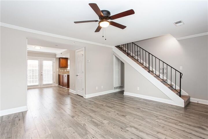 Property Photo:  7 Villa Court SE  GA 30080